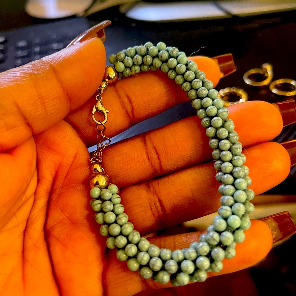 Turquoise cluster beaded bracelet
